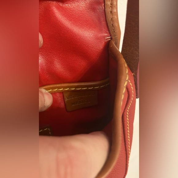 Dooney & Bourke All-Weather pebble Flap north south crossbody leather trim - Picture 5 of 9